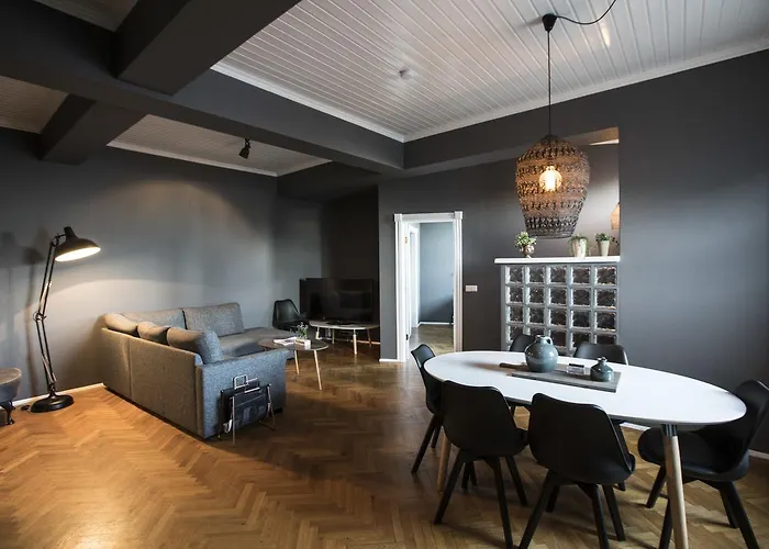 G-Unit Apartment